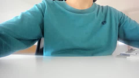 Snapshot of yoda130305 chatting on September 19, 1:23 pm yoda130305 online show from September 19, 1:23 pm