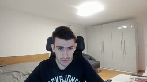 Snapshot of yoda130305 chatting on February 18, 6:15 pm yoda130305 online show from February 18, 6:15 pm