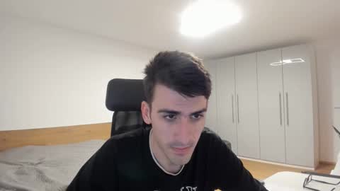 Snapshot of yoda130305 chatting on March 2, 6:26 pm yoda130305 online show from March 2, 6:26 pm