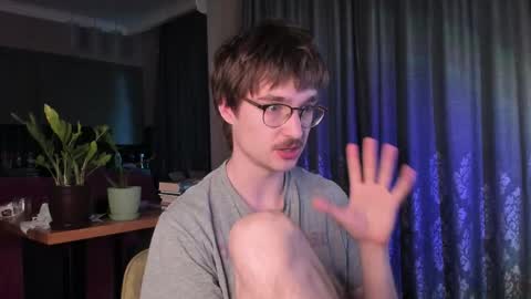 Snapshot of yoga_pizza_420 chatting on May 28, 3:37 am Max online show from May 28, 3:37 am