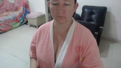 Snapshot of yohis_kiut25 chatting on February 25, 1:50 pm yohis online show from February 25, 1:50 pm