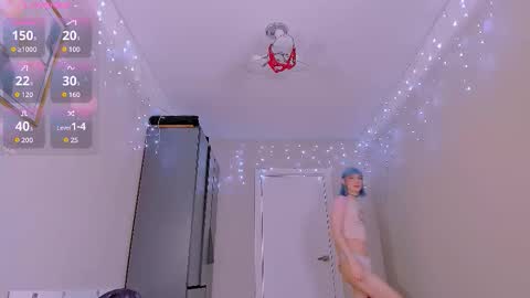 Mikaella - Mika online show from February 18, 8:27 pm