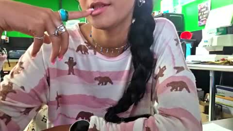 Yoitshoney online show from June 25, 1:15 pm