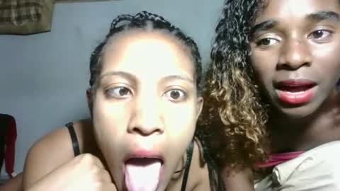 Snapshot of yolandrina05 chatting on September 11, 1:44 pm yolandrina05 online show from September 11, 1:44 pm