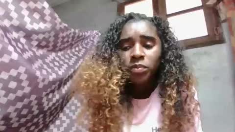 Snapshot of yolandrina05 chatting on September 13, 1:22 pm yolandrina05 online show from September 13, 1:22 pm