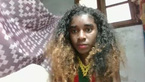 Snapshot of yolandrina05 chatting on September 14, 1:32 pm yolandrina05 online show from September 14, 1:32 pm