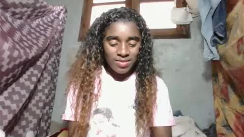 Snapshot of yolandrina05 chatting on September 18, 12:40 pm yolandrina05 online show from September 18, 12:40 pm