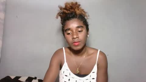 Snapshot of yolandrina05 chatting on September 23, 7:44 am yolandrina05 online show from September 23, 7:44 am