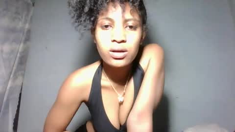 Snapshot of yolandrina05 chatting on September 28, 9:31 pm yolandrina05 online show from September 28, 9:31 pm