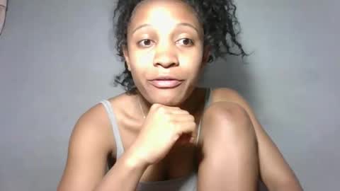 Snapshot of yolandrina05 chatting on October 15, 8:31 pm yolandrina05 online show from October 15, 8:31 pm