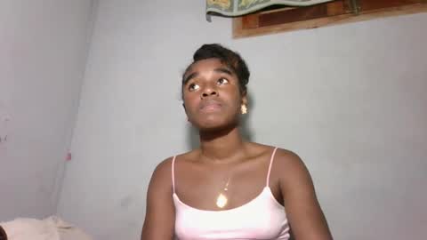 Snapshot of yolandrina05 chatting on October 26, 4:46 pm yolandrina05 online show from October 26, 4:46 pm