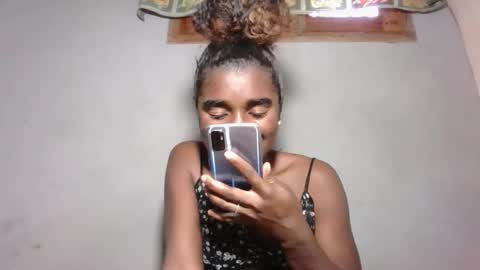 yolandrina05 online show from October 29, 8:49 am