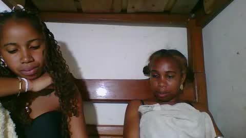 Snapshot of yolandrina05 chatting on February 5, 11:20 pm yolandrina05 online show from February 5, 11:20 pm