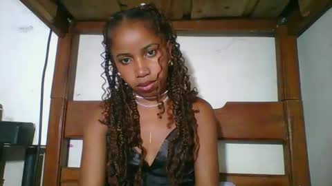 Snapshot of yolandrina05 chatting on February 6, 1:36 pm yolandrina05 online show from February 6, 1:36 pm