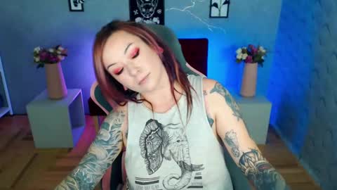 Snapshot of yolandyfoun chatting on November 10, 12:59 pm Yolandi-Foun online show from November 10, 12:59 pm