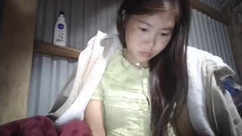 Snapshot of yongmi_ chatting on November 24, 6:18 pm yongmi_ online show from November 24, 6:18 pm