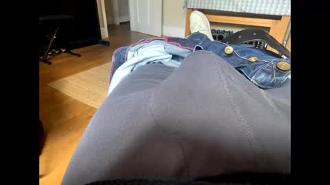 yorkiemanuk online show from April 10, 12:54 pm