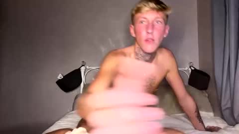 Snapshot of yorkshirelad208 chatting on January 7, 6:24 pm Harrison online show from January 7, 6:24 pm