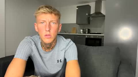 Snapshot of yorkshirelad208 chatting on February 12, 5:05 pm Harrison online show from February 12, 5:05 pm