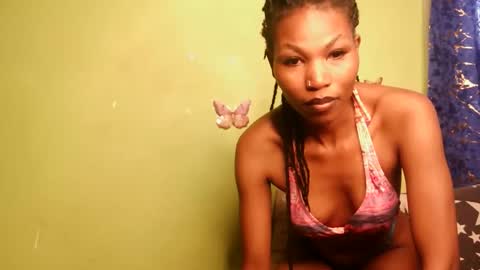 Snapshot of yosweetslut chatting on April 20, 10:18 am Sweetkitty online show from April 20, 10:18 am