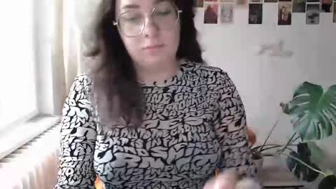 Snapshot of you_aurora chatting on November 21, 10:47 am Aurora online show from November 21, 10:47 am