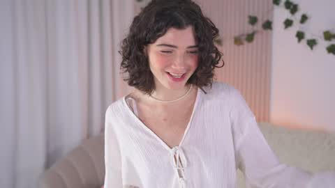 Elizabeth brunette -- Darline blonde  online show from December 11, 7:09 am