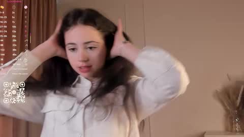 Elizabeth brunette -- Darline blonde  online show from September 28, 8:42 am