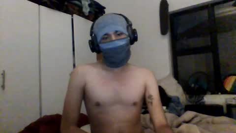 Snapshot of you_luv_me chatting on July 12, 8:11 pm you_luv_me online show from July 12, 8:11 pm