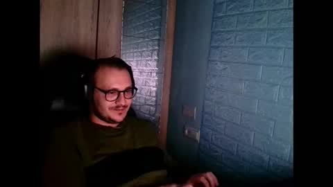 Snapshot of younromki chatting on November 15, 10:04 pm A... online show from November 15, 10:04 pm