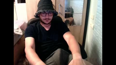 Snapshot of younromki chatting on May 30, 11:35 pm A... online show from May 30, 11:35 pm