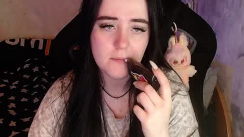 your_8a8y online show from December 22, 2:41 am