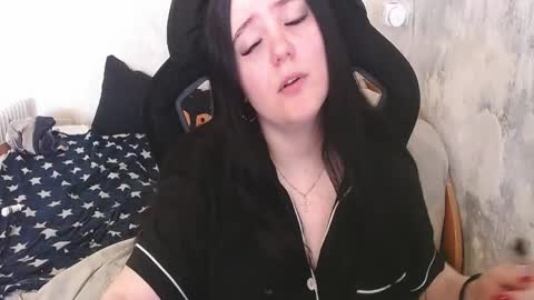 your_8a8y online show from April 15, 10:00 am