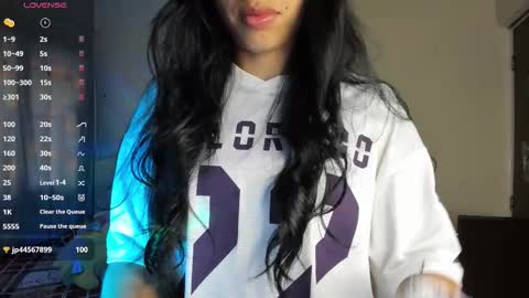 mia3 online show from December 14, 7:29 pm