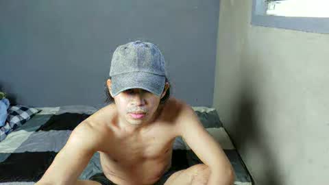 Snapshot of your_black_cat chatting on February 15, 2:41 am your_black_cat online show from February 15, 2:41 am