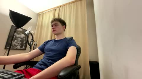 your_bunny123 online show from January 12, 8:30 am