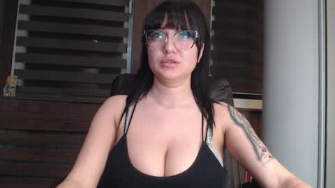 your_bustygirl online show from April 4, 11:46 pm