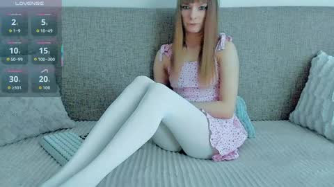 Lily online show from April 7, 4:35 am