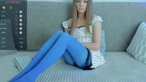 Lily online show from April 26, 4:54 am