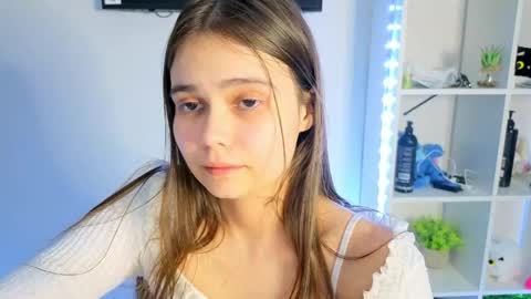 Snapshot of your_casual_vibes chatting on May 13, 7:33 pm Julia Next stream online show from May 13, 7:33 pm