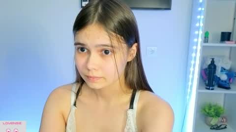 Snapshot of your_casual_vibes chatting on June 5, 6:02 pm Julia Next stream online show from June 5, 6:02 pm