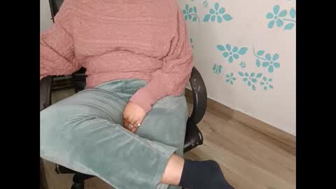 Snapshot of your_charming_baby chatting on December 30, 6:31 am your_charming_baby online show from December 30, 6:31 am