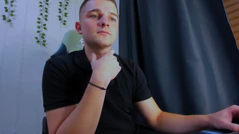 Snapshot of your_claddagh chatting on October 19, 2:50 pm your_claddagh online show from October 19, 2:50 pm