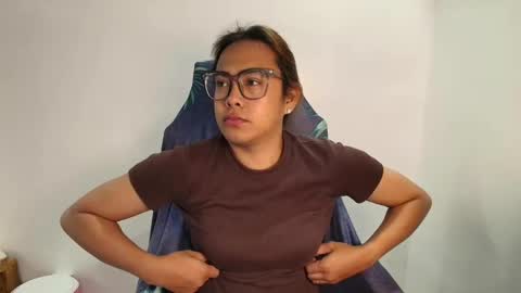 your_dreamgirlxxx69 online show from March 23, 11:47 am
