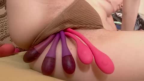 Snapshot of your_emilygush chatting on February 27, 9:09 am Emily online show from February 27, 9:09 am