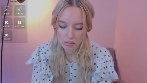 Olivia online show from October 18, 9:15 pm