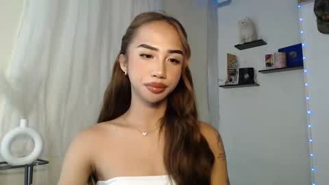 Snapshot of your_girl_cessxoxo chatting on April 18, 8:51 am your_girl_cessxoxo online show from April 18, 8:51 am