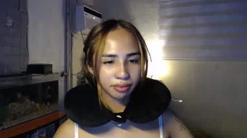 Snapshot of your_girl_cessxoxo chatting on May 26, 7:15 am your_girl_cessxoxo online show from May 26, 7:15 am