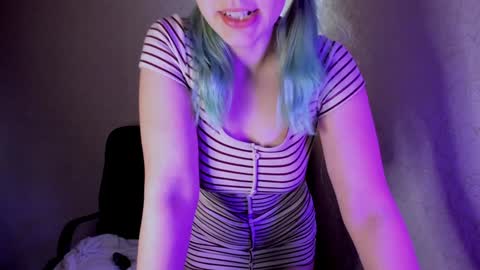 Snapshot of your_godesses chatting on December 3, 4:17 pm Cora online show from December 3, 4:17 pm