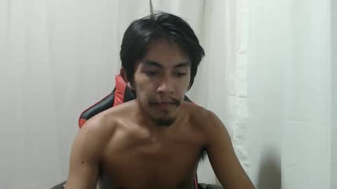 Snapshot of your_guy111 chatting on May 13, 11:18 am your_guy111 online show from May 13, 11:18 am