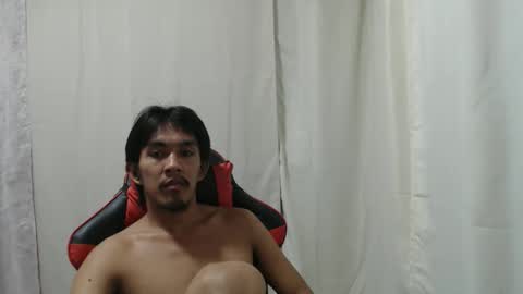 Snapshot of your_guy111 chatting on May 19, 9:37 am your_guy111 online show from May 19, 9:37 am